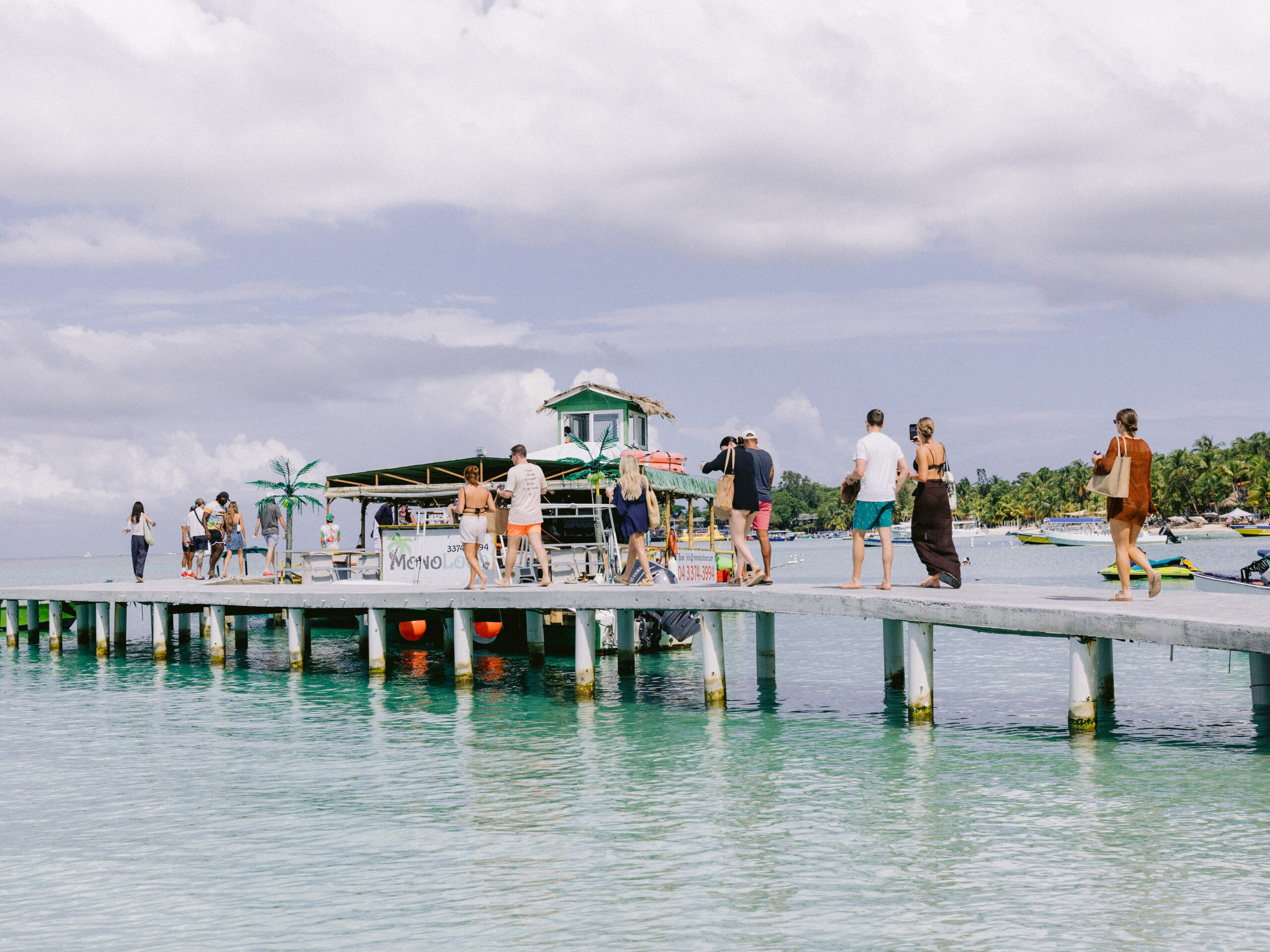 Roatan wedding boat party
